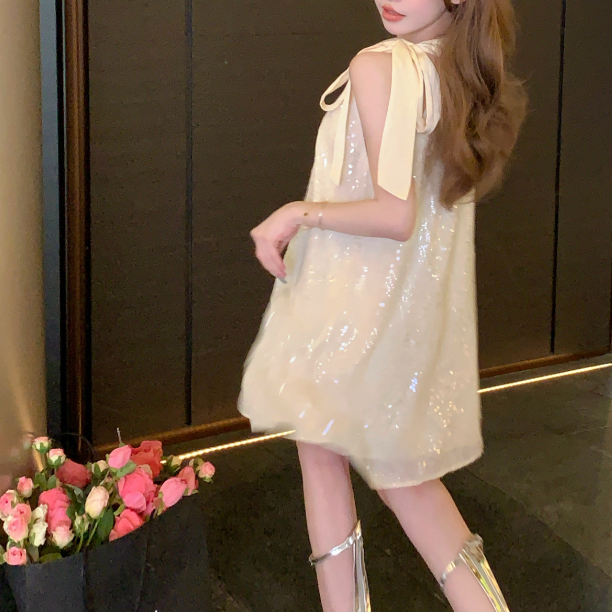 Sexy And Sweet Halterneck Sequined Party Dress