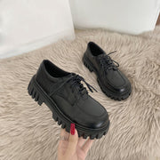 Rubber platform round toe lace-up black shoes