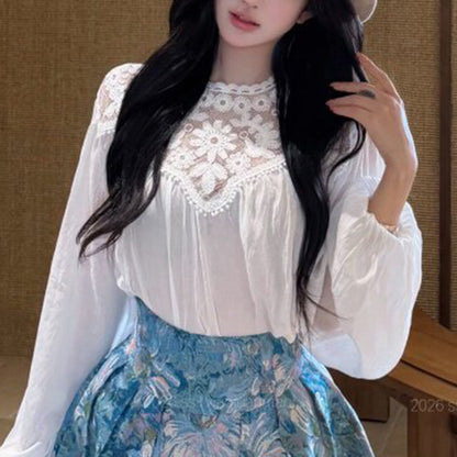 Loose-Fitting Blouse With Lace Collar And Floral High-Waisted Skirt-Shorts Set