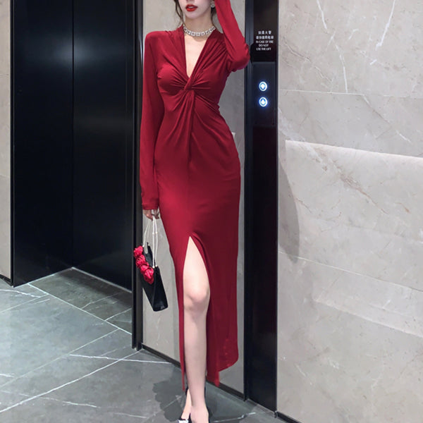 Fashionable V-Neck Knitted Long-Sleeved Dress