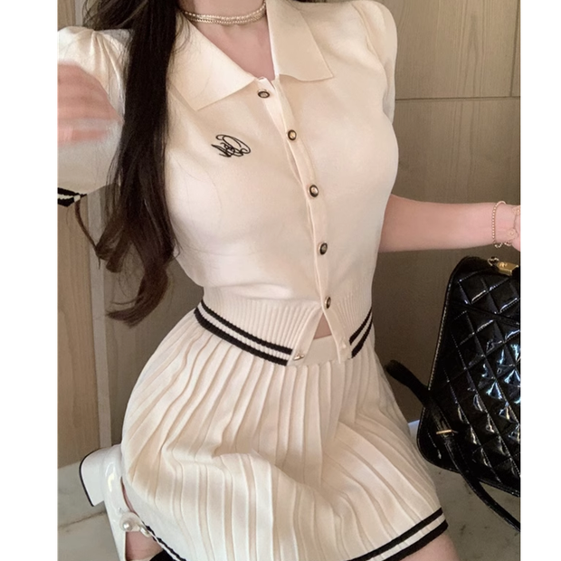 Short-sleeved knitted top high waist pleated skirt set