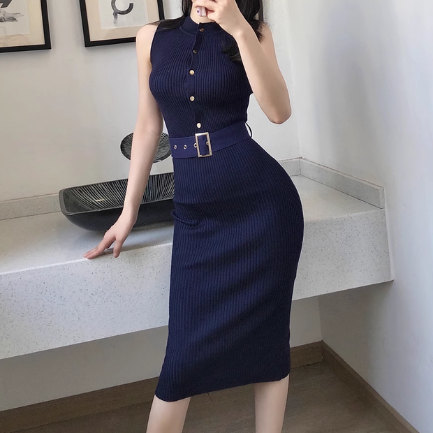 Sleeveless belted button slit stretch-knit dress