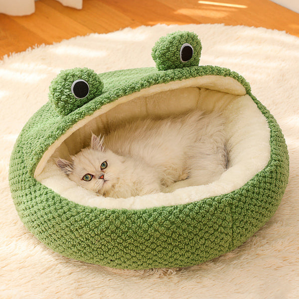 Green Frog Semi-Shed Cat Nest Warm Dog House