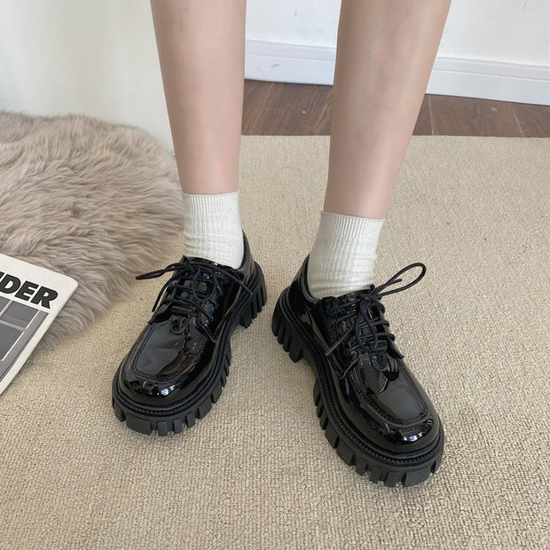 Rubber platform round toe lace-up black shoes