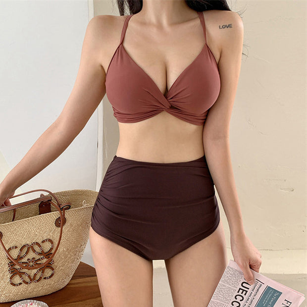 Twisted low-cut high-waisted bikini swimsuit