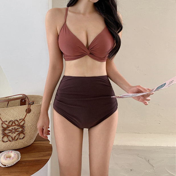 Twisted low-cut high-waisted bikini swimsuit