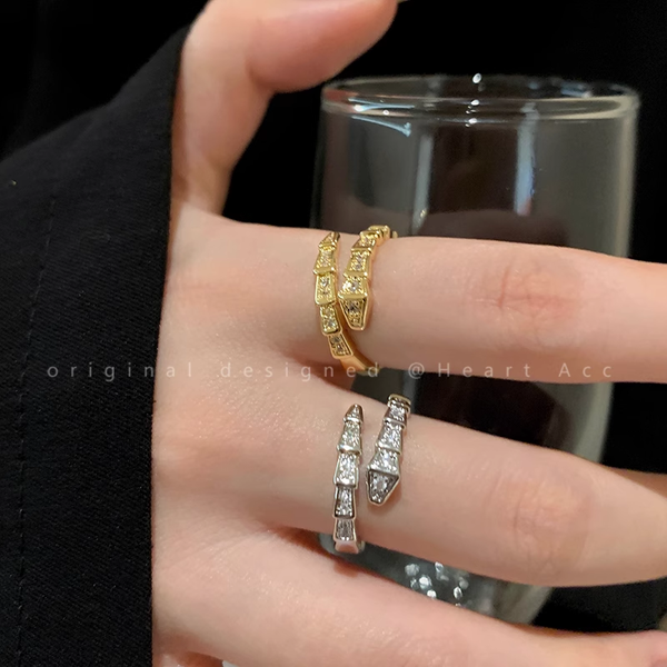 Snake Sparkling Diamond Open Index Finger Design Ring