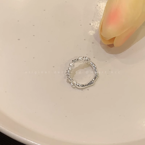 Irregular Broken Silver Pearl Index Finger Tail Ring