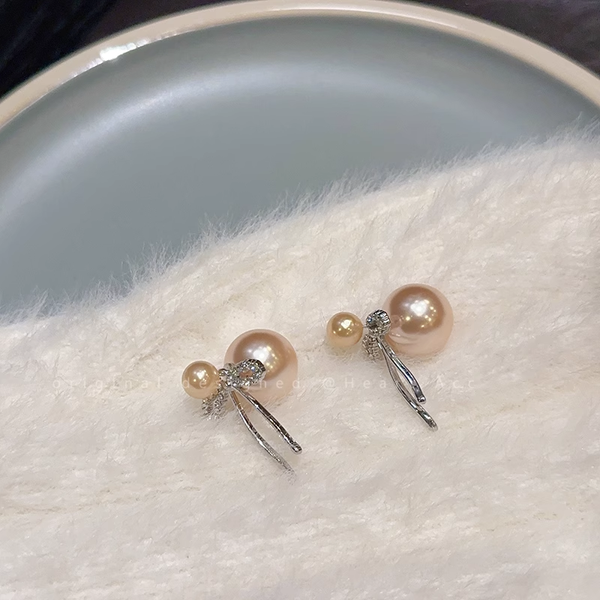 Pearl Bow Retro Exquisite Stud Earrings