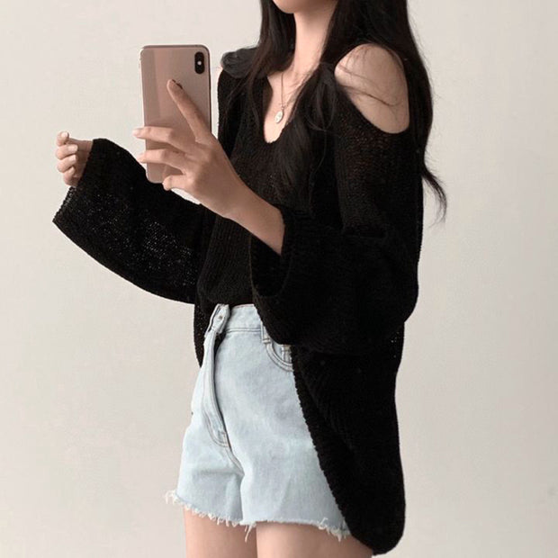 Off-shoulder loose v-neck long-sleeved knitted top
