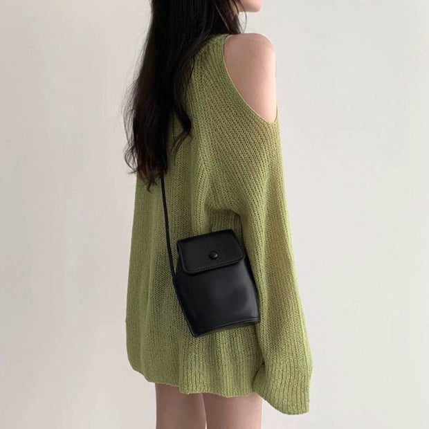 Off-shoulder loose v-neck long-sleeved knitted top