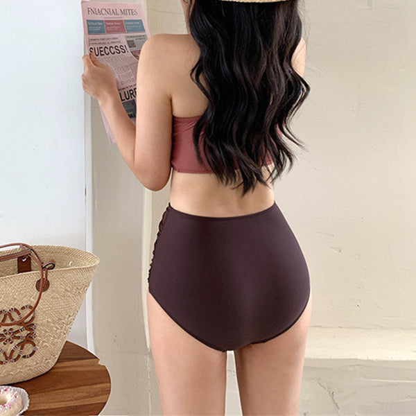 Twisted low-cut high-waisted bikini swimsuit