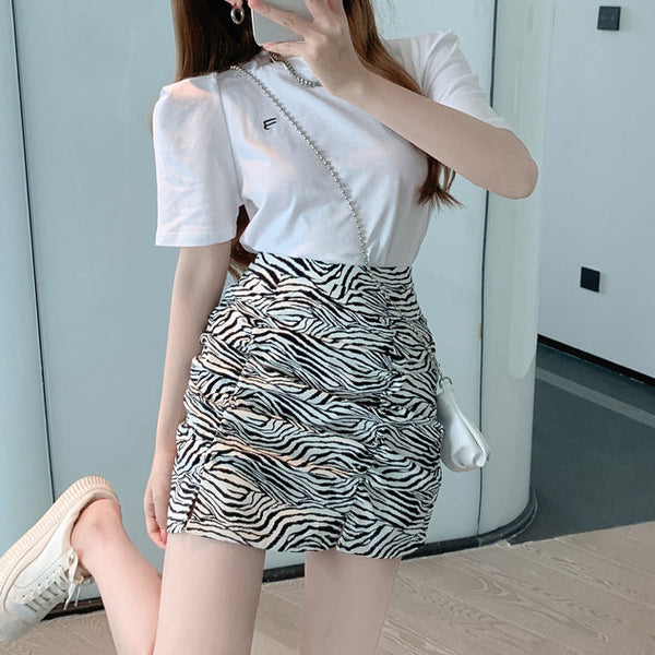 70% Embroidered Letter T-Shirt Top Ruched Slit Skirt