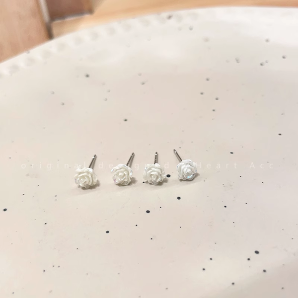 Camellia Silver Needle Piercing Fashionable Versatile Earrings