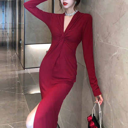 Fashionable V-Neck Knitted Long-Sleeved Dress