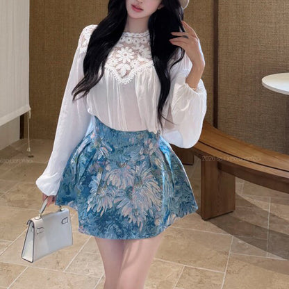 Loose-Fitting Blouse With Lace Collar And Floral High-Waisted Skirt-Shorts Set