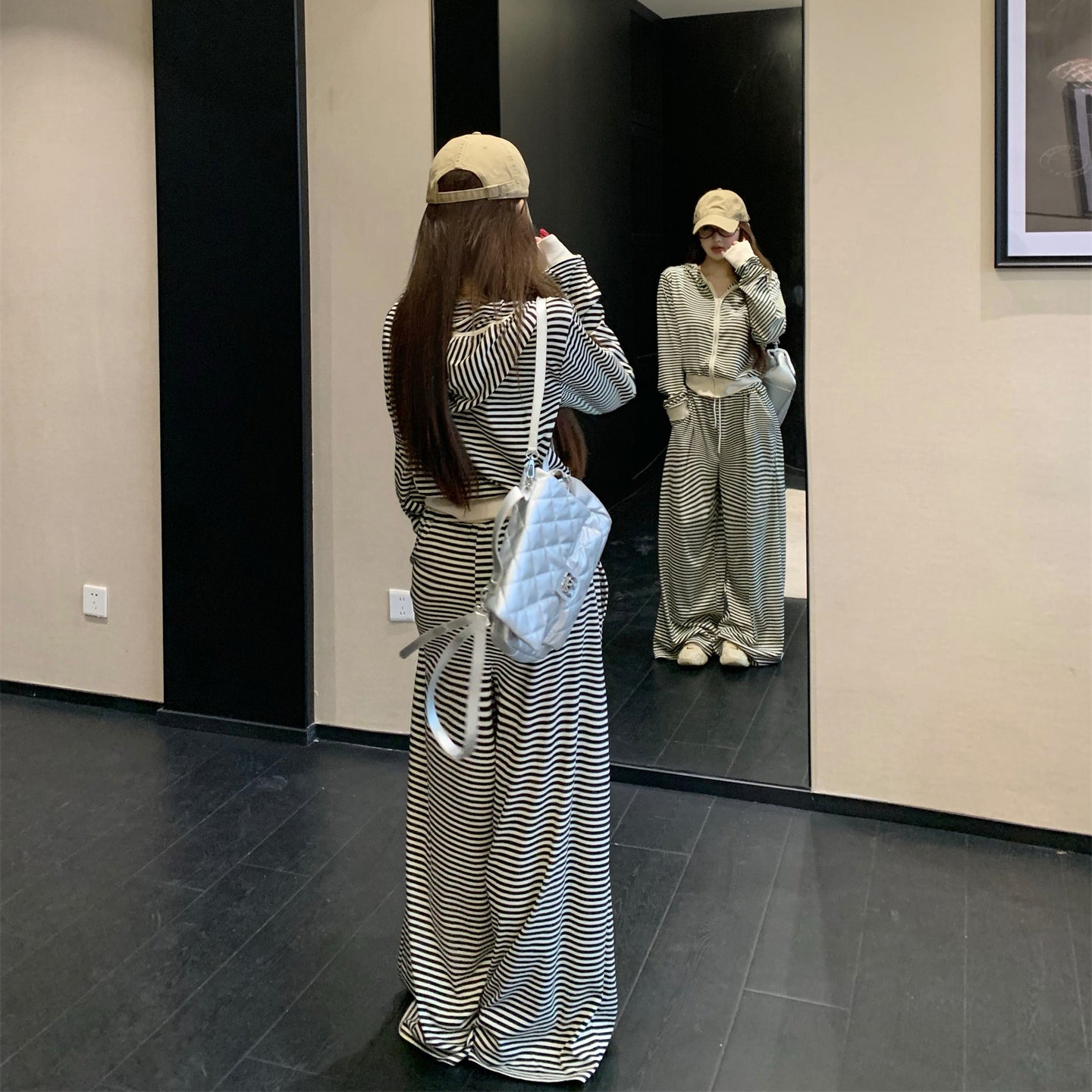 Casual-Chic Two-Piece Set Featuring A Hooded Zip-Up Cardigan And Wide-Leg Trousers