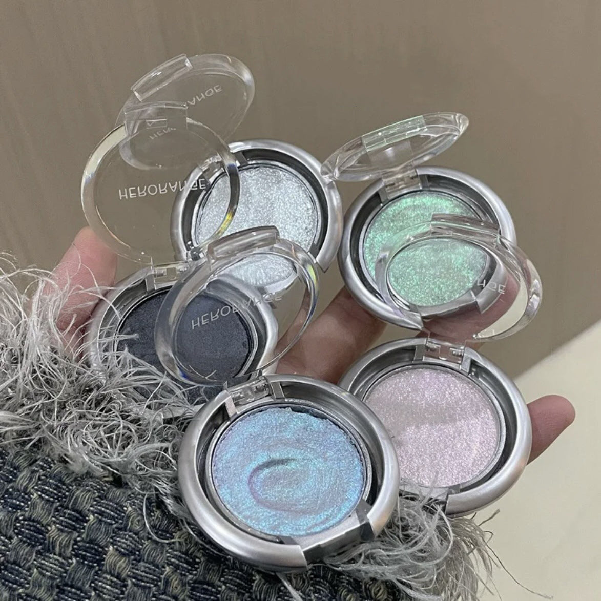 Cool Blue Mermaid Flash Color-Changing Eyeshadow