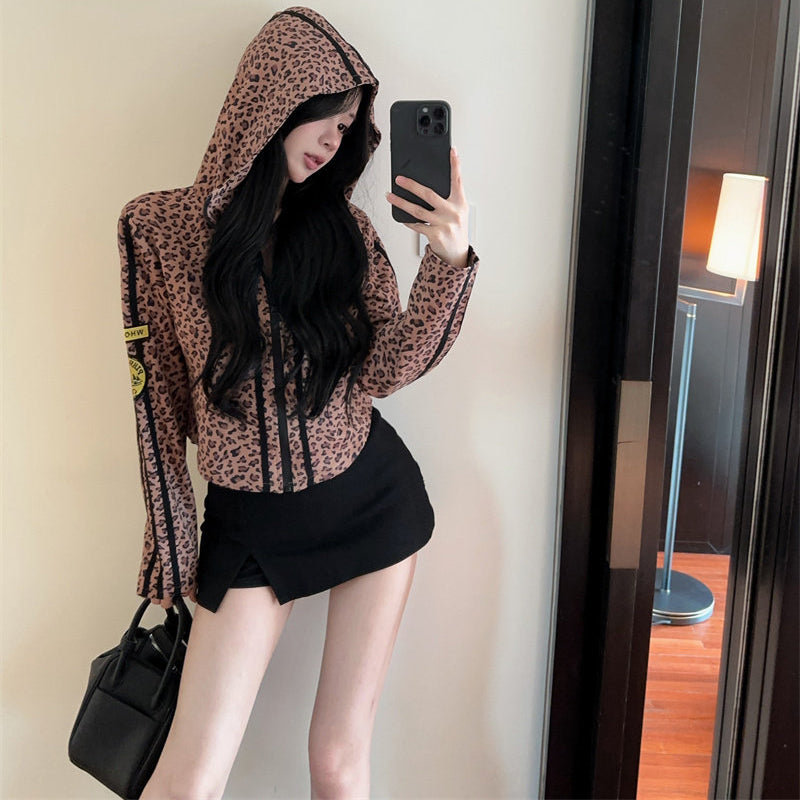 Vintage-Style Long-Sleeve Leopard Print Hoodie