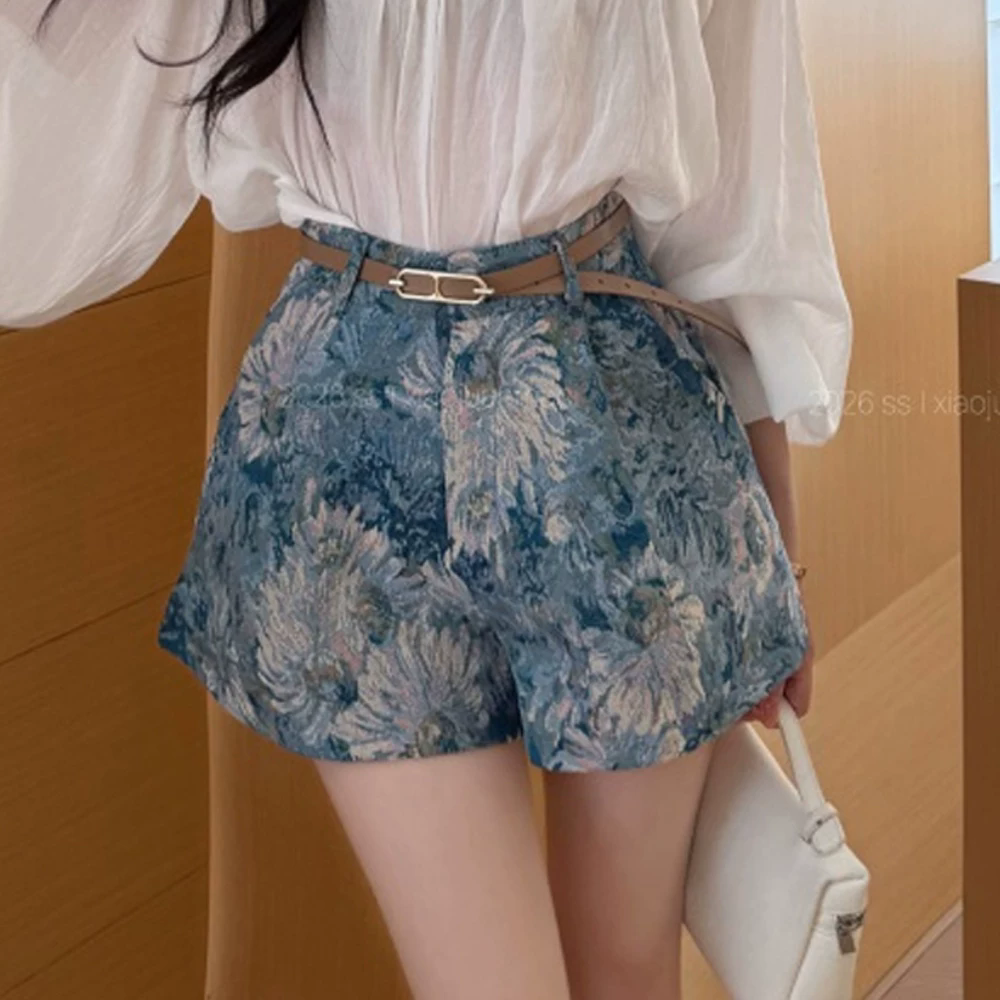 Loose-Fitting Blouse With Lace Collar And Floral High-Waisted Skirt-Shorts Set