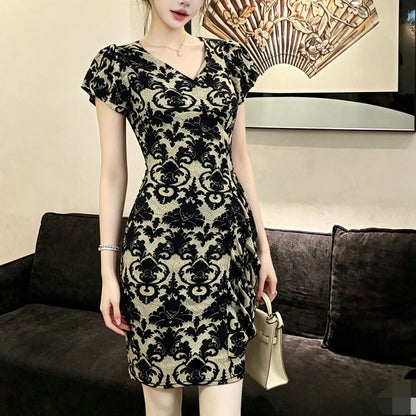 Fashionable And Sexy Floral V-Neck Short-Sleeved Dress