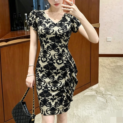 Fashionable And Sexy Floral V-Neck Short-Sleeved Dress