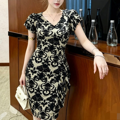 Fashionable And Sexy Floral V-Neck Short-Sleeved Dress