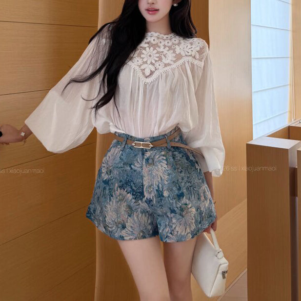 Loose-Fitting Blouse With Lace Collar And Floral High-Waisted Skirt-Shorts Set