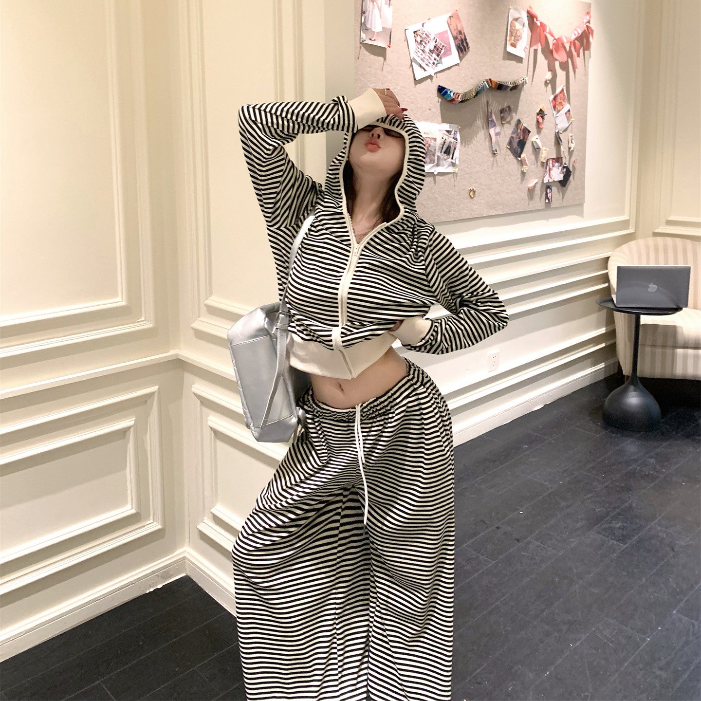 Casual-Chic Two-Piece Set Featuring A Hooded Zip-Up Cardigan And Wide-Leg Trousers
