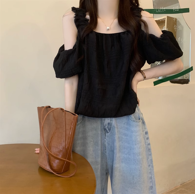 Chic Pink Off-the-Shoulder Puff-Sleeve Blouse