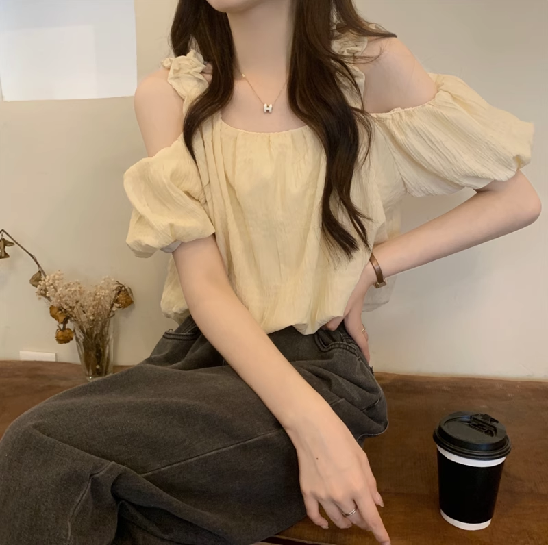 Chic Pink Off-the-Shoulder Puff-Sleeve Blouse