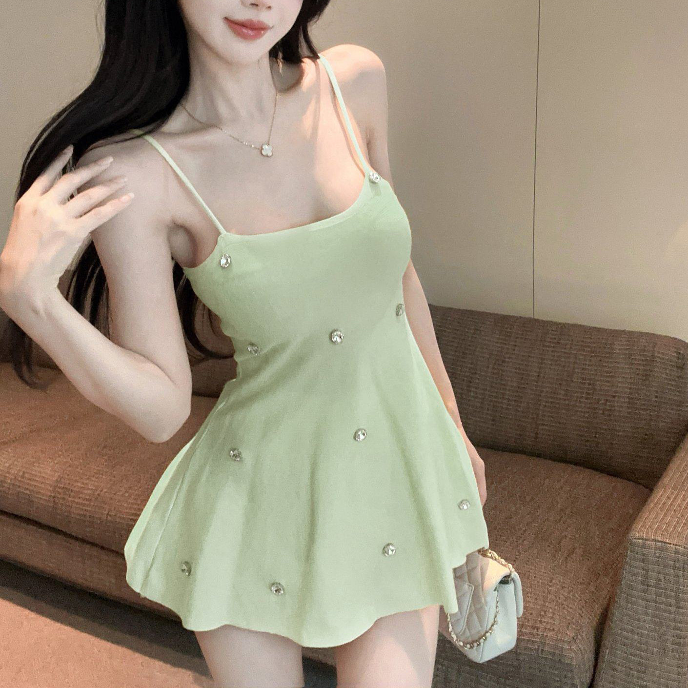 Green Fitted Sleeveless U-Neck Knit Top