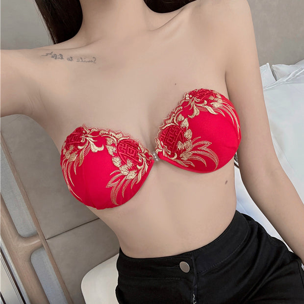 Strapless embroidered silicone non-slip chest patch