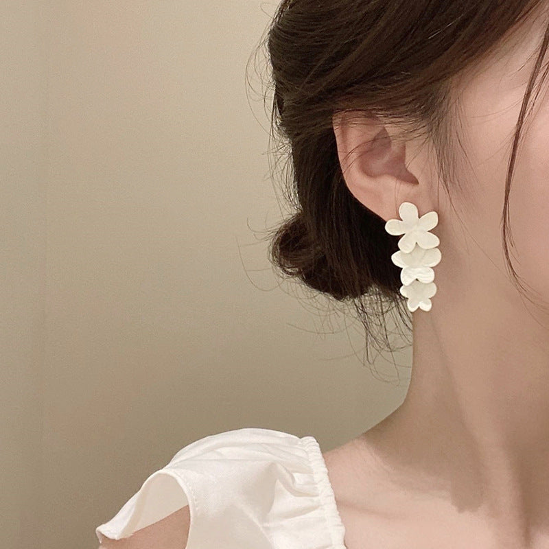 White Flower Temperament Summer Design Long Earrings