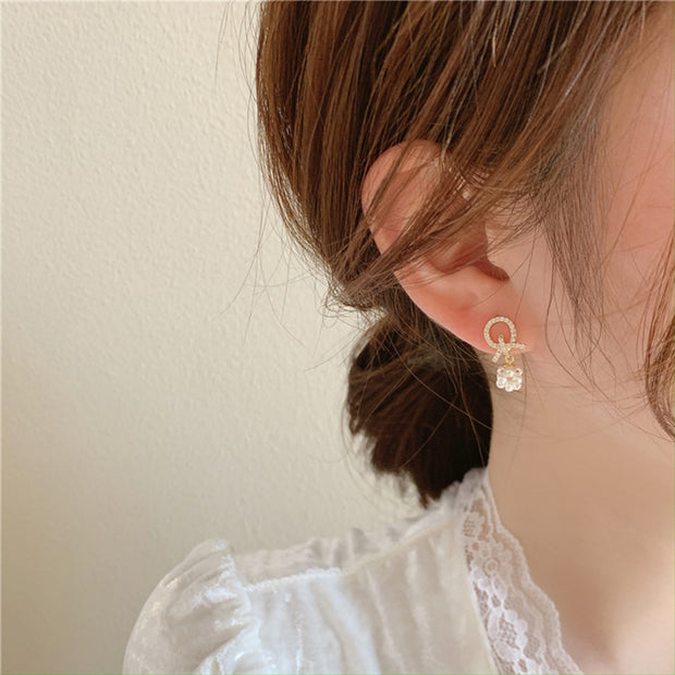 Simple pearl earrings elegant bow earrings