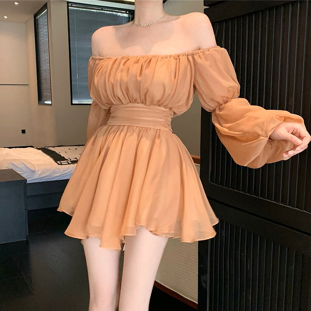 Neck strapless long-sleeved pleated dress