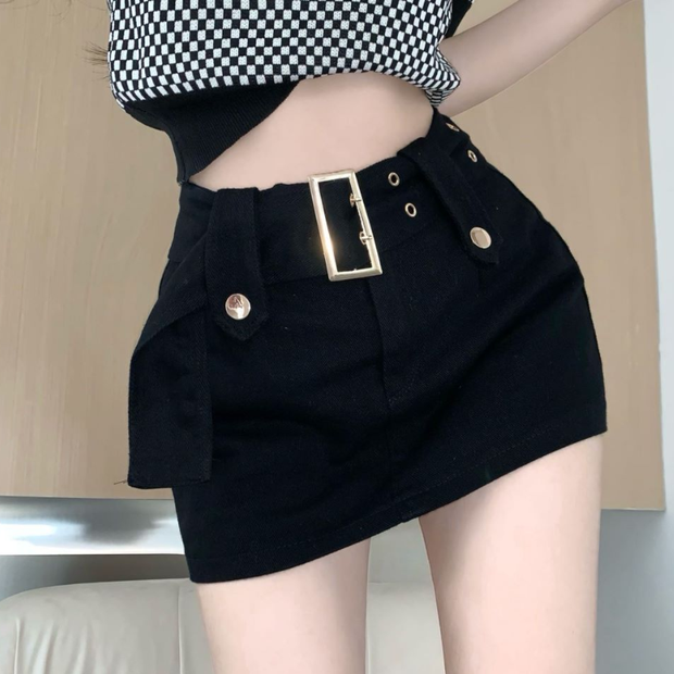 Plaid Short Sleeve T-Shirt Black Belt Skirt Suit