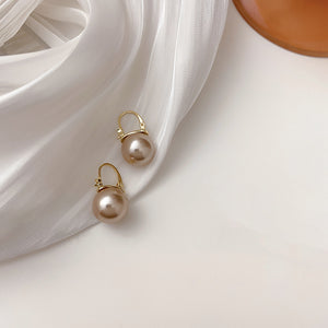 Golden Alloy Pearl Vintage Temperament Earrings