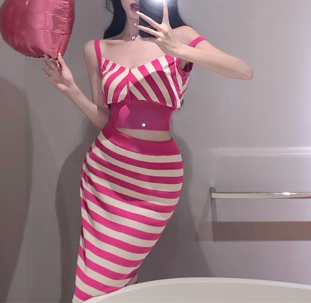 Sweet and sexy slim fit striped knit suspender suit